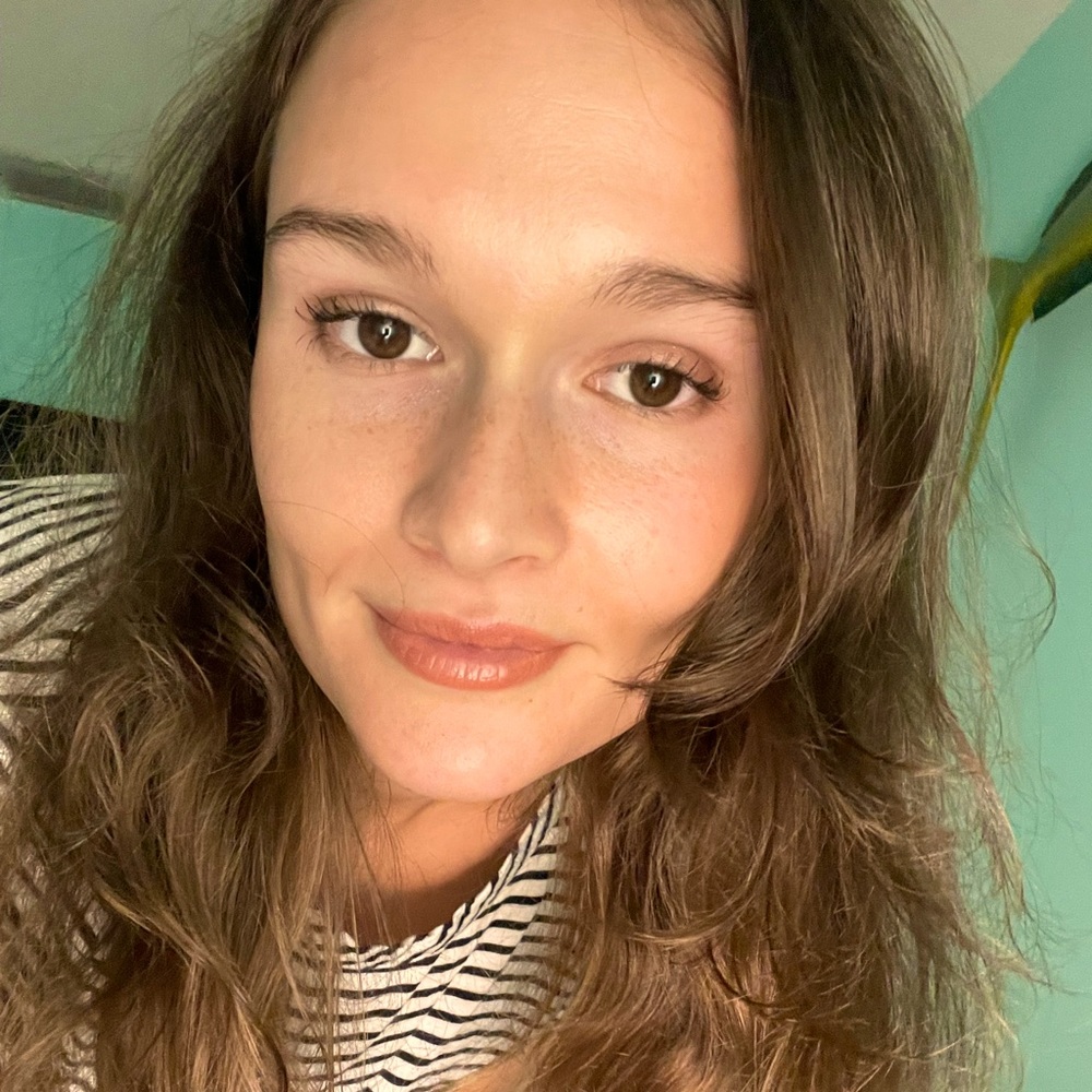 Meet your Posher, Olivia